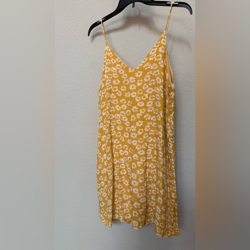 Final Touch Yellow Sleeveless Camisole Top - Picture 2 of 3